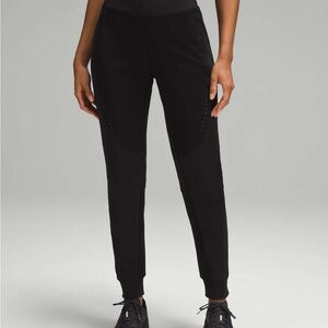Lululemon women’s cold weather HR Black   RUNNING Joggers 8 NWT